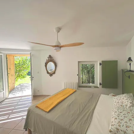 Maison En Pierre Rénovée Avec Jardin Et Piscine Privative Chauffée Hébergement de vacances *