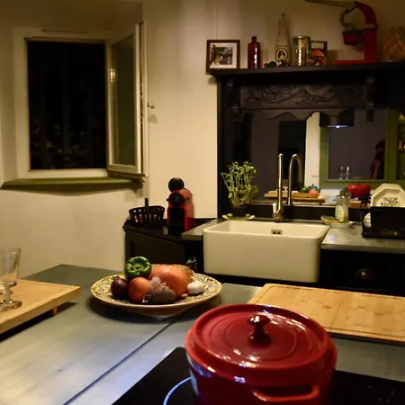 Hébergement de vacances Maison En Pierre Rénovée Avec Jardin Et Piscine Privative Chauffée